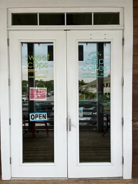 Sweet Cups & Corolla Cupcakes