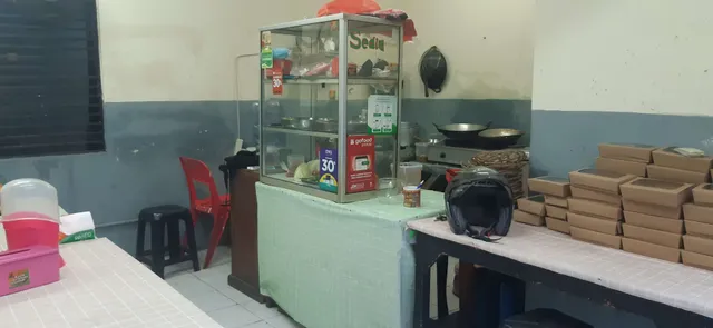 Ayam Lengkuas setiabudi ( Ibu Titi )