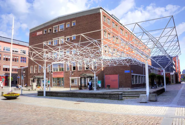 Ester Mosessons gymnasium