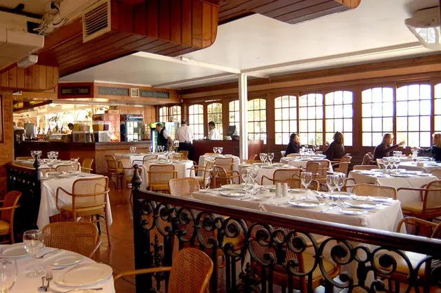 Eladio Restaurant Av. Ossa