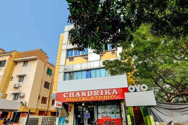 OYO 73855 Golden Stays