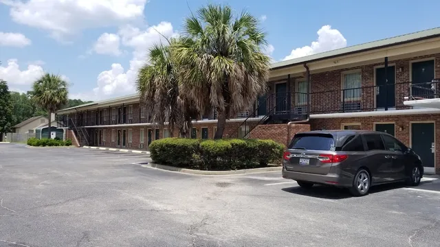 Palmetto Inn