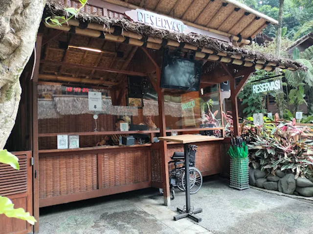 Kampung Daun Culture Gallery & Cafe