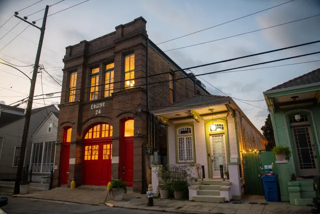 Engine 24 Firehouse Bed & Breakfast