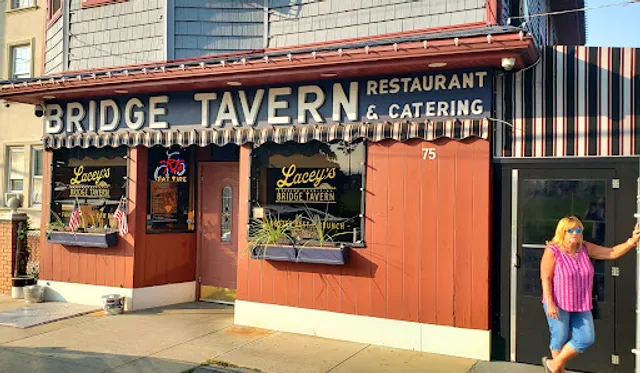 Lacey's Bridge Tavern