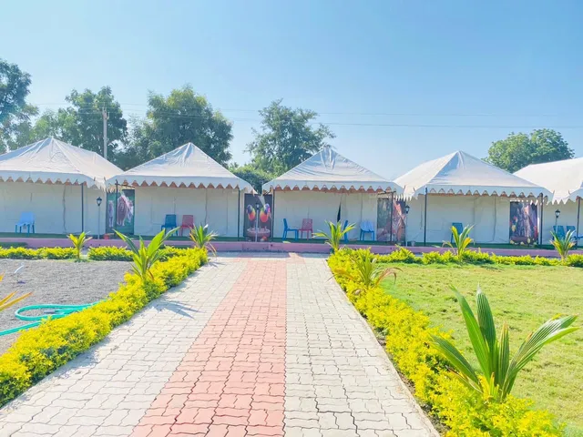 The Cresta villa Resort & Spa