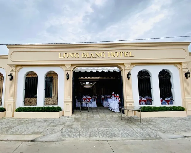 Khách sạn Long Giang