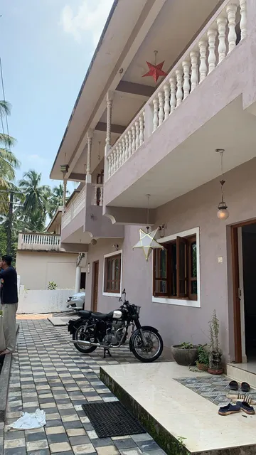 OYO Home 10741 Spacious 4 BHK