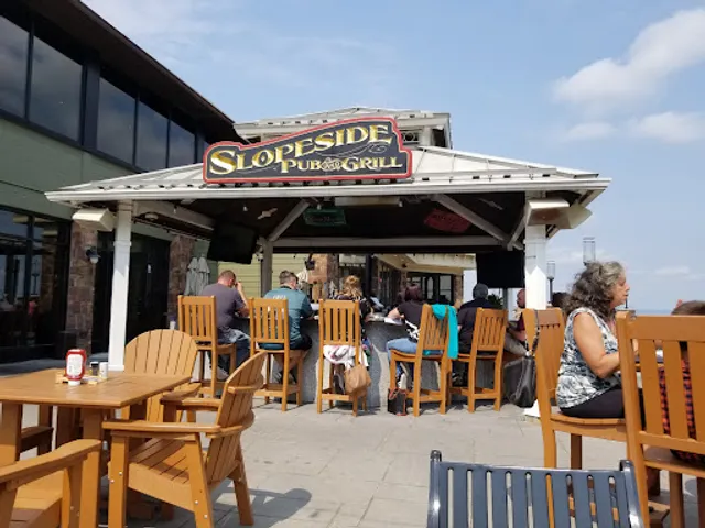 Slopeside Pub & Grill