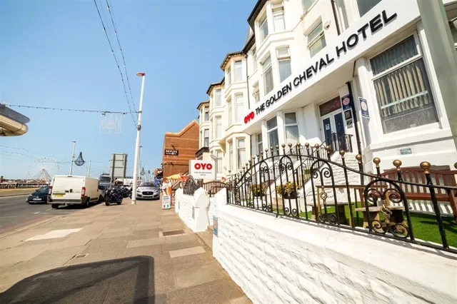 OYO The Golden Cheval Hotel And Shisha Bar