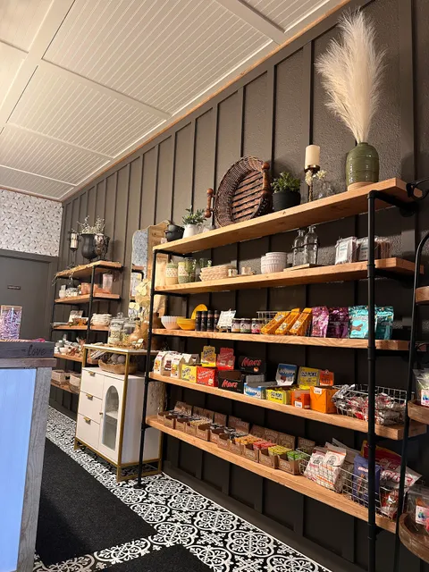 Mama Jo's Ice Cream & Sweet Shop