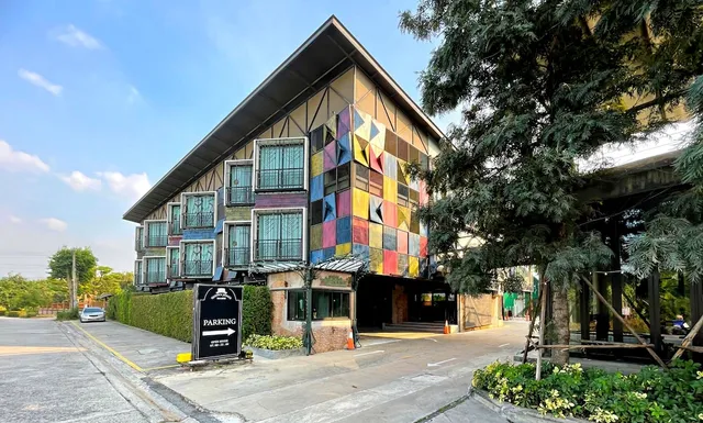 Nights in a box - ไนท์ อิน อะ บ็อกซ์