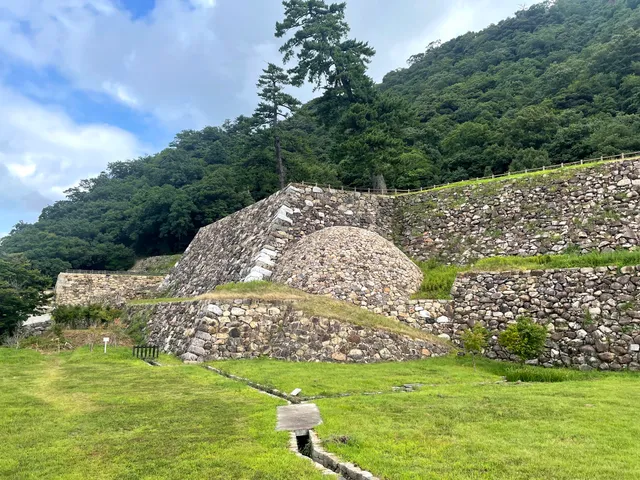Tottori Castle Tenkyumaru (Spherical Stone Wall)