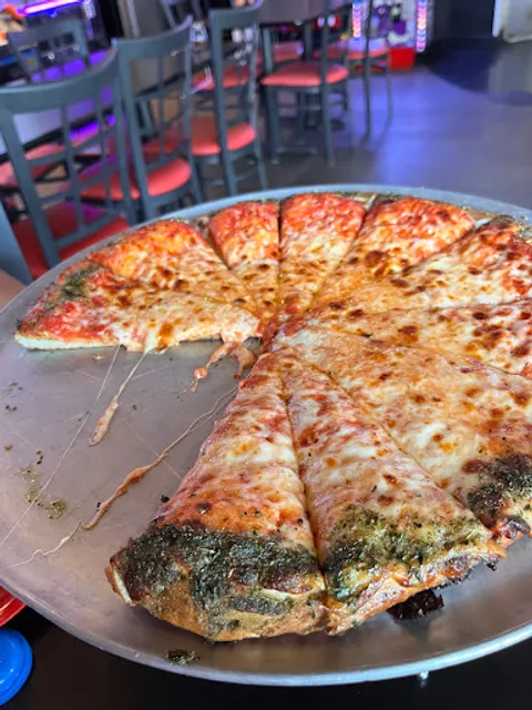 Center Court Pizza & Brew - Pearland Parkway