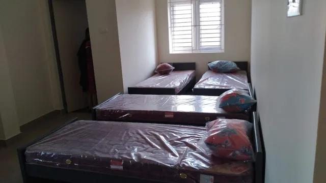 YAZHINI LADIES HOSTEL - 1