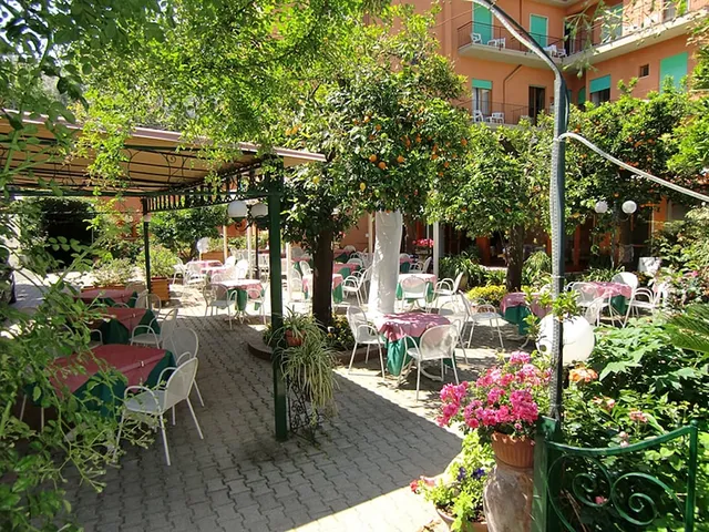 Hotel Girasole