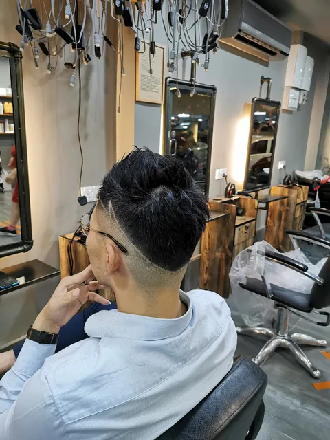 Hair Saloon.KOOS IMAGE