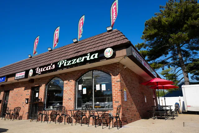 Famous Lucas Pizzeria