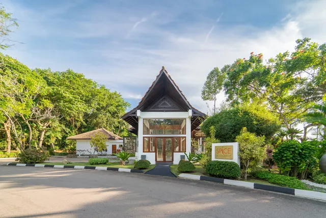 Indra Maya Pool Villas