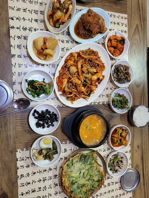 한식 뷔페 또는 전주 식당