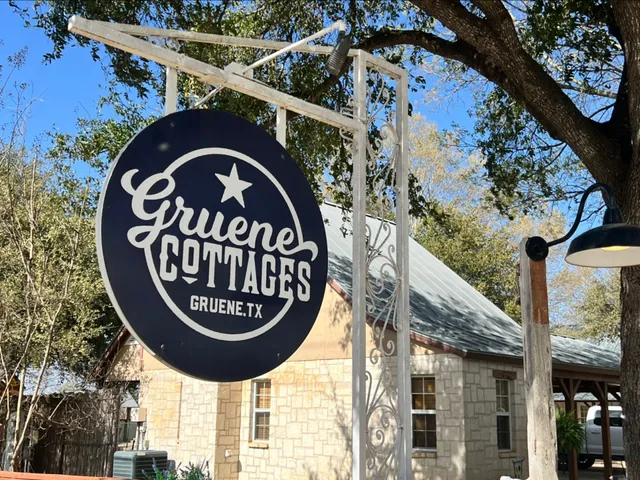 Gruene Cottages