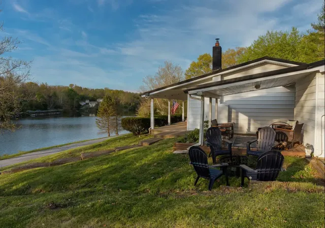 The Kentucky Lakehouse
