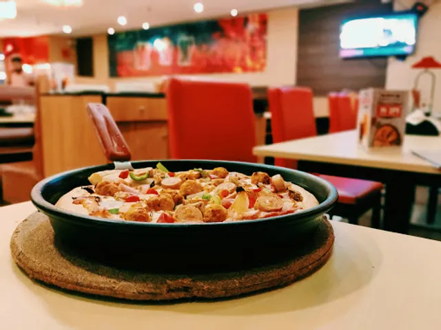 Pizza Hut | MG Road, Cochin