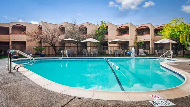 Best Western Plus Wine Country Inn & Suites