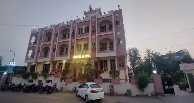 Hotel Rajlaxmi Palace