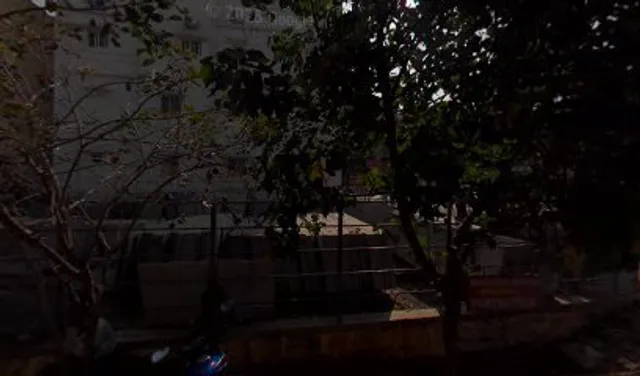 Three street Bar & Kitchen