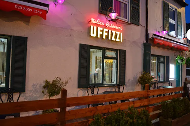 Uffizzi Restaurant & Bar