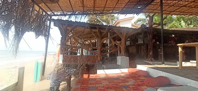 Lobos Juice Bar & Restaurant