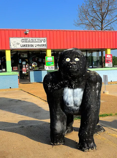 Charlies Lakeside Liquor