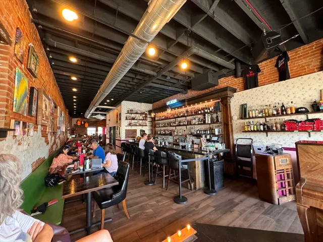 Bad Randy's Hot Chicken & BBQ Lounge