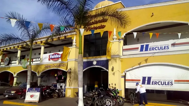 Hacienda Victoria Market