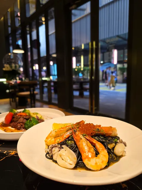 Giglio Restaurant • Lalaport