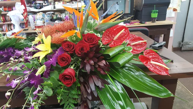 Niles Flower & Gift (Forever Green Flowers)