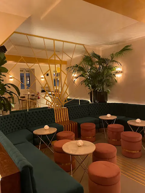 Jackie. Restaurant & Cocktails