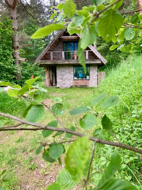 Na samote pod skalou-digitálny detox