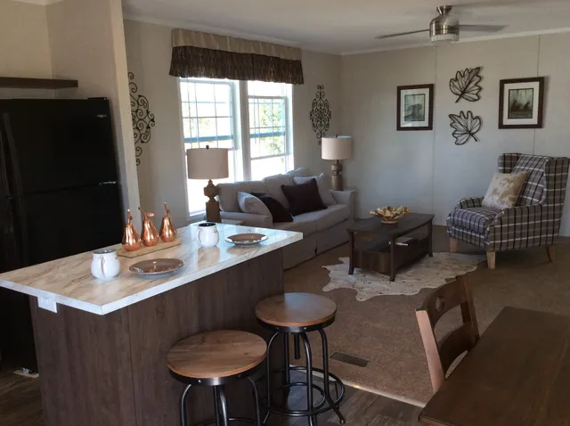 Jamie's Curtain & Decor