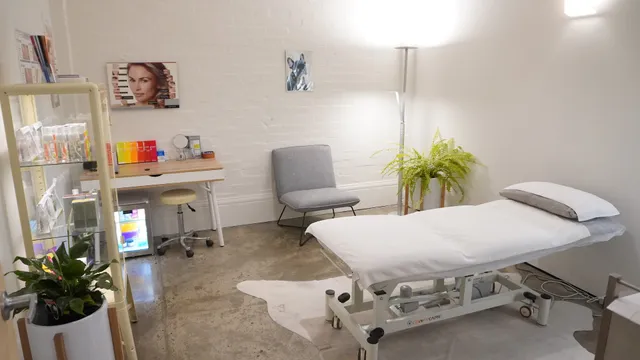 Luminous U by Dr Liu