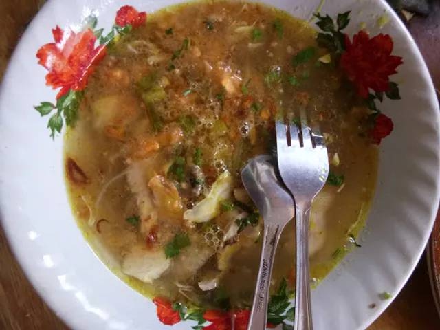 Soto Ayam Surabaya Cak Sam