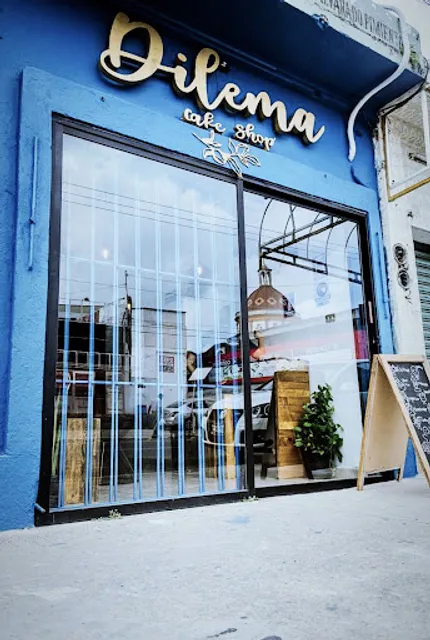 Dilema Cake Shop
