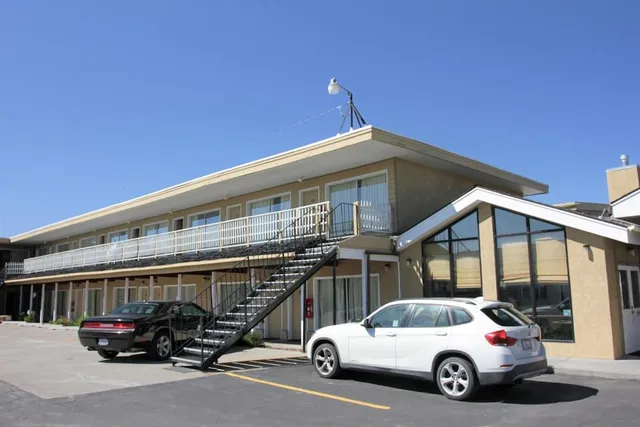 Super 8 by Wyndham Wells