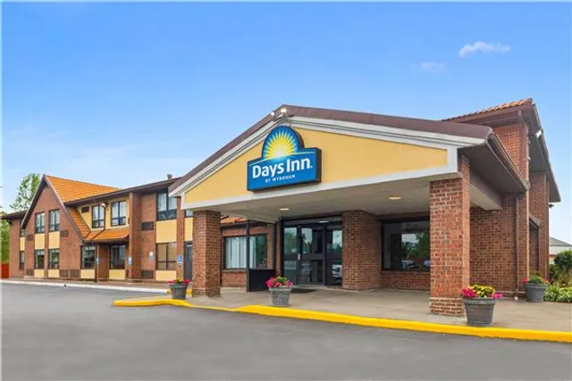 Days Inn by Wyndham Utica