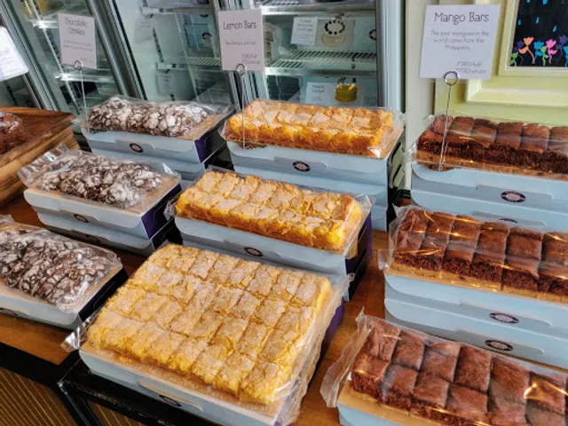 Purple Oven at Legazpi Village