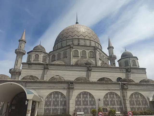 Al-Mukarramah Mosque