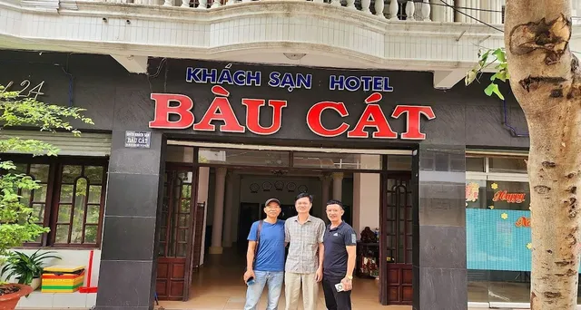 Khách Sạn Bàu Cát