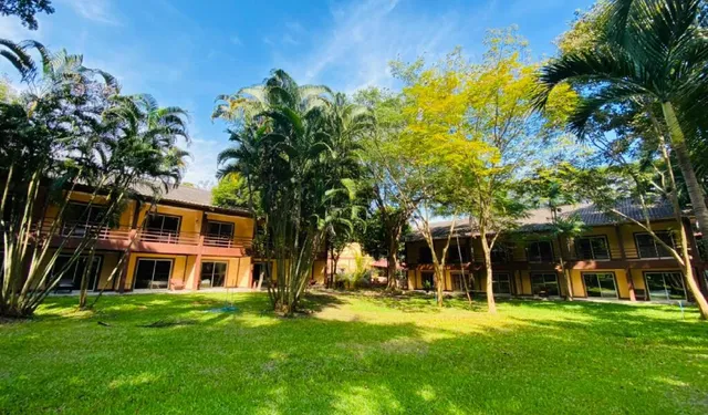 ฟาวน์เท่นทรี Fountain Tree Resort