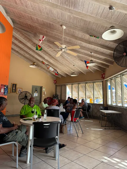 Dre's Bar Pelican Village Craft Centre